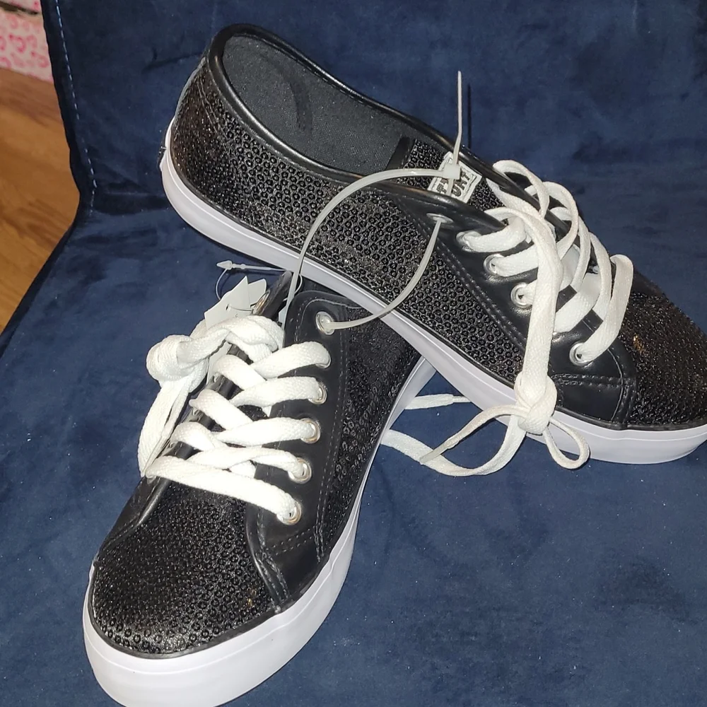 New GOTTA FLURT mini sequin styled sneaker set size 7.5(you get them both) - Picture 5 of 8